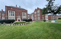15610 Van Aken Boulevard unit: 5, Shaker Heights, OH 44120