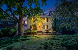137 N Rose Boulevard, Akron, OH 44302