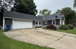 2728 Brook Drive, Kalamazoo, MI 49004