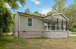 290 Walton Road, Irvine, KY 40336
