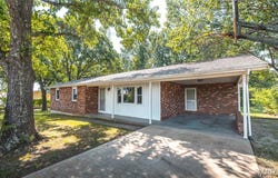 123 Jeffrey Avenue, St Robert, MO 65584