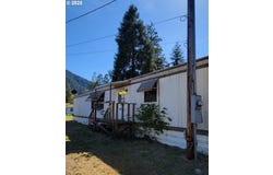 47439 SCHOOL ST, Oakridge, OR 97463