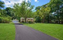 385 River Rd, Uxbridge, MA 01569