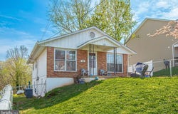 122 W 9TH STREET, FRONT ROYAL, VA 22630