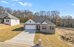 504 Madeleine, Austin, AR 72007-0000