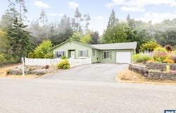 350 E Bluff Dr, Port Angeles, WA 98362