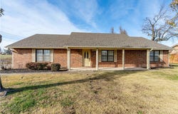 850 S Chateau Drive, Rogers, AR 72758