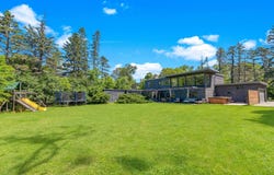 6465 N Santa Monica Blvd, Fox Point, WI 53217