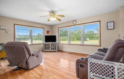 832 Clarendon Road, Quincy, MI 49082