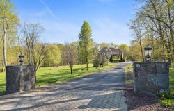 10 Todd Hill Road, Poughkeepsie, NY 12603