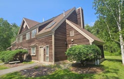 9 Hubbard Farms Road, Orono, ME 04473