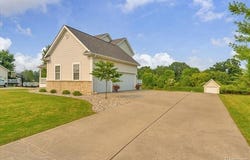 8327 Parkside Drive, Grand Blanc, MI 48439