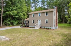4 Simmons St, Freetown, MA 02702