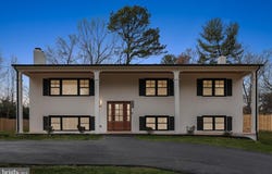 820 WALKER ROAD, GREAT FALLS, VA 22066