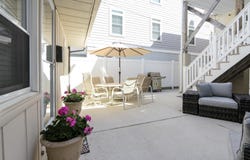 14 N Adams Ave, Margate, NJ 08402