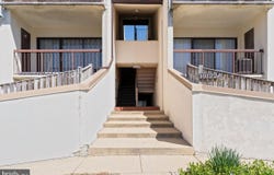 10122 CAMPUS Way S, UPPER MARLBORO, MD 20774