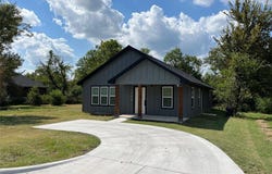 1320 E 3rd Avenue, Corsicana, TX 75110