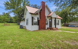 506 E Longview Street, Arp, TX 75750