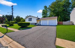 1 BROADLEAF Drive, NEWARK, DE 19702