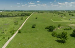 001 E 1400 Road, Stockton, MO 65785