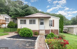 11 TYLER DRIVE, NEW PROVIDENCE, PA 17560