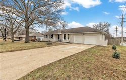 11601 E 62nd Street, Raytown, MO 64133