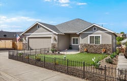 1174 Highlands Drive, Eagle Point, OR 97524