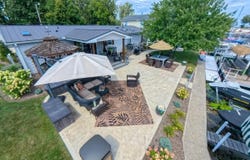 812 S lakeside Drive, Syracuse, IN 46567