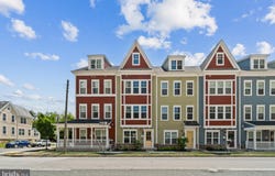 220 E PENNSYLVANIA Avenue, TOWSON, MD 21286