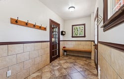 3141 ODELL HWY, Hood River, OR 97031