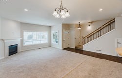 384 MARKET St, Salem, OR 97301