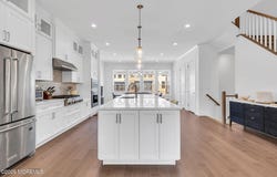 27 Linder Court, Middletown, NJ 07748