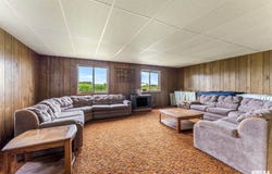 2576 285TH Avenue, De Witt, IA 52742