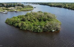 ISLAND, Alva, FL 33920