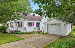 2755 Springfield Lake Drive, Akron, OH 44312