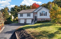 686 W WYNONAH Drive, AUBURN, PA 17922