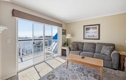 890 SE BAY Blvd, Newport, OR 97365