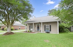 9231 Jordan Dr, Denham Springs, LA 70726