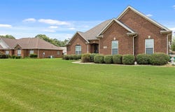 100 Gibbs Ct, Tuscumbia, AL 35674