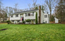 5 Samson Rd, Foxboro, MA 02035