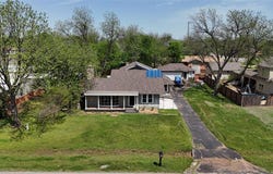 304 W Alameda Street, Iowa Park, TX 76367