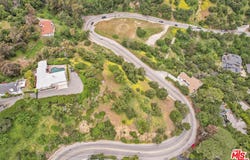 3301 COLDWATER CANYON Ave, Studio City, CA 91604