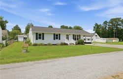 161 Cedar Dr, Dunnsville, VA 22454