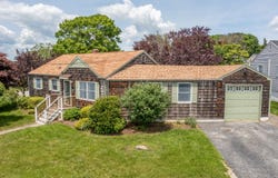 60 Bayshore Drive, New London, CT 06320