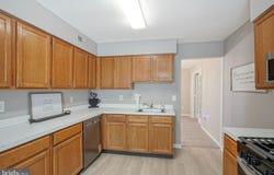 16 LYNN DRIVE, BURLINGTON, NJ 08016