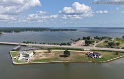 108 Mary CT, Gun Barrel City, TX 75156
