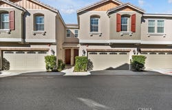 22104 Barrington Way, Saugus, CA 91350