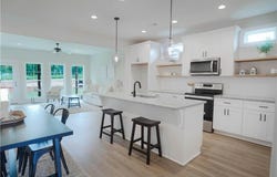 4 CROSSING COURT E, VALLEY, AL 36854