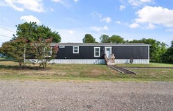 421 S Garitty Street, Frost, TX 76641