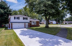 1303 E Dartmoor Avenue, Seven Hills, OH 44131
